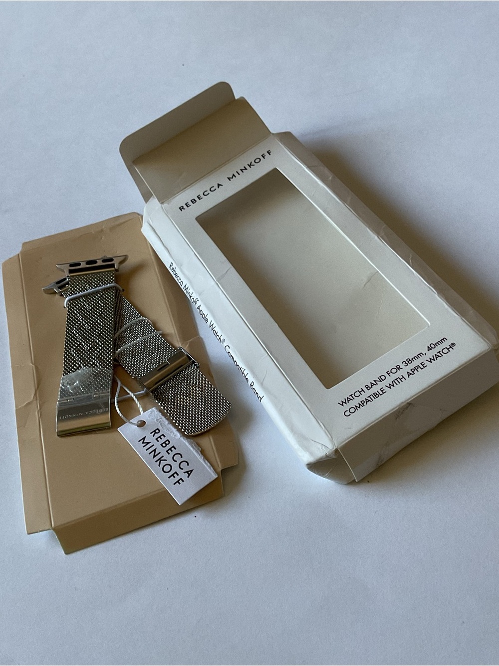 REBECCA MINKOFF WOMENS APPLE WATCH BAND SILVER METAL MESH WITH HEART DETAIL NWT